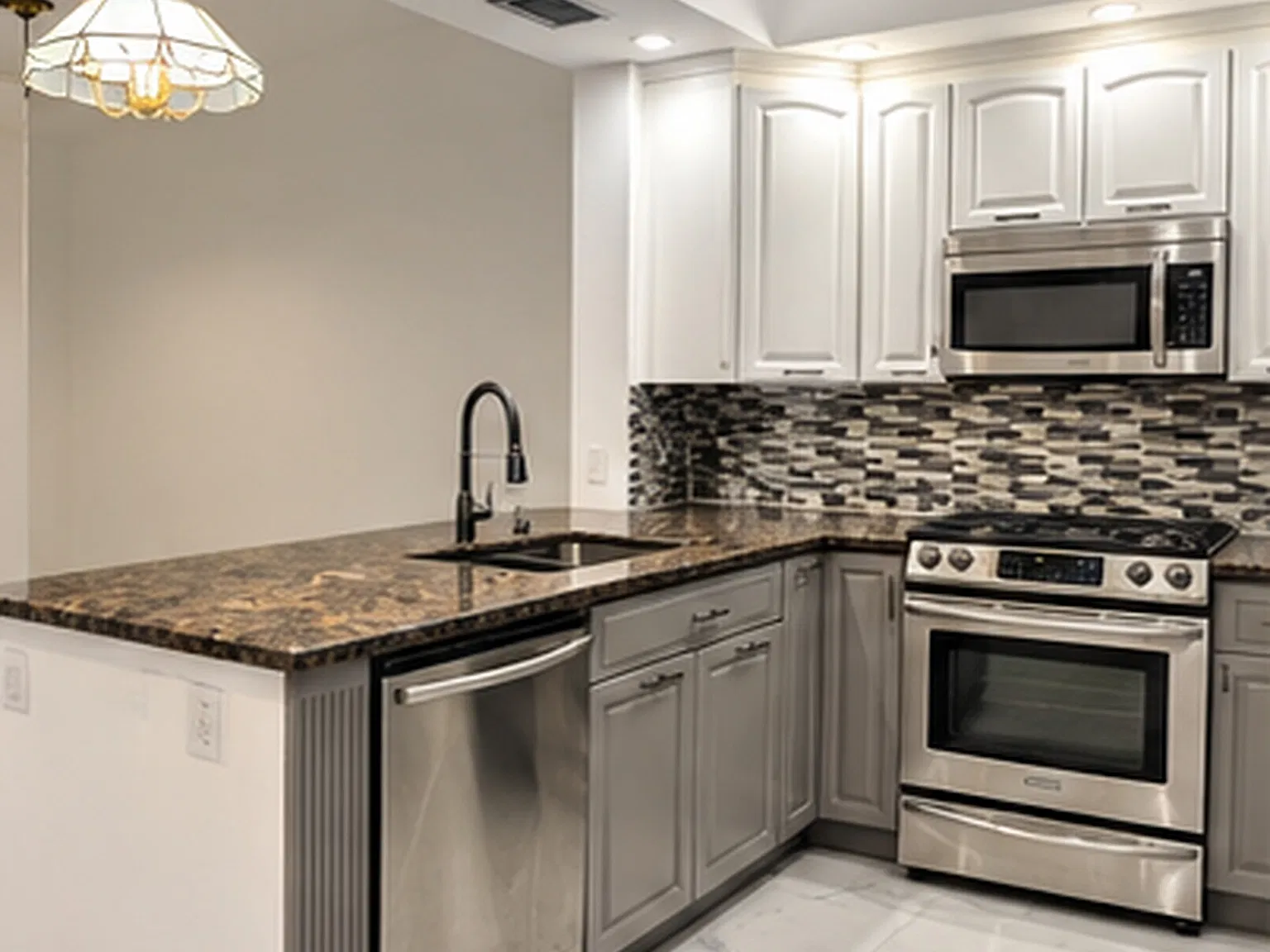 3 bed, 1350 sqft, $2,850 — Photo 2