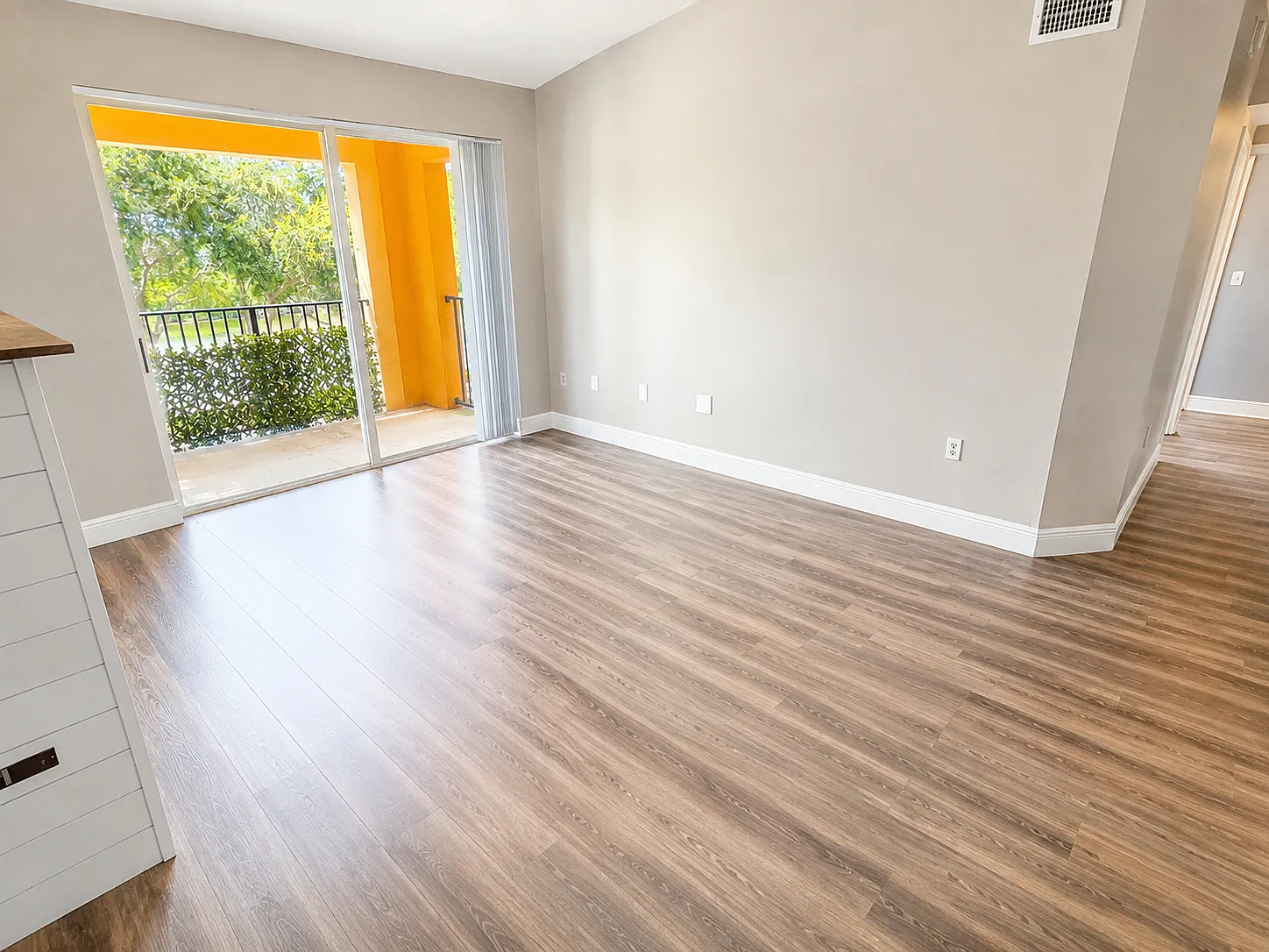 2 bed, 850 sqft, $2,250 — Photo 2