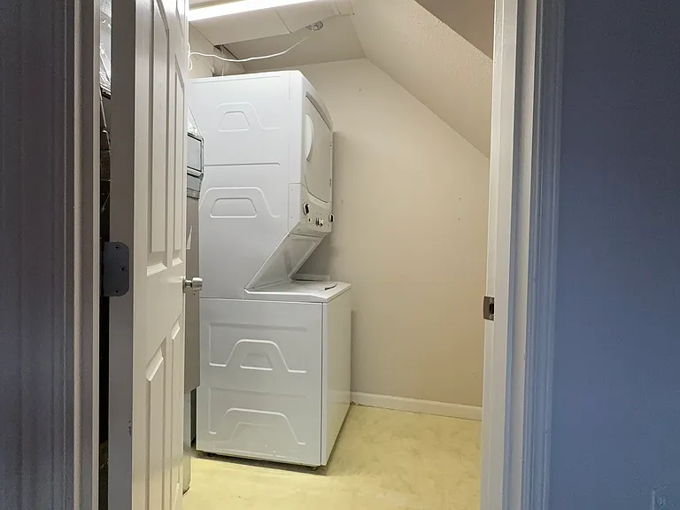 708 N L St #4 — Photo 6
