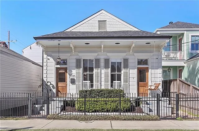 3725 Annunciation St — Photo 1