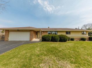 W227N3966 Lone Tree Ln, Pewaukee, WI 53072
