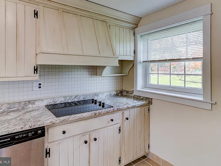 106 Middleboro Rd — Photo 23