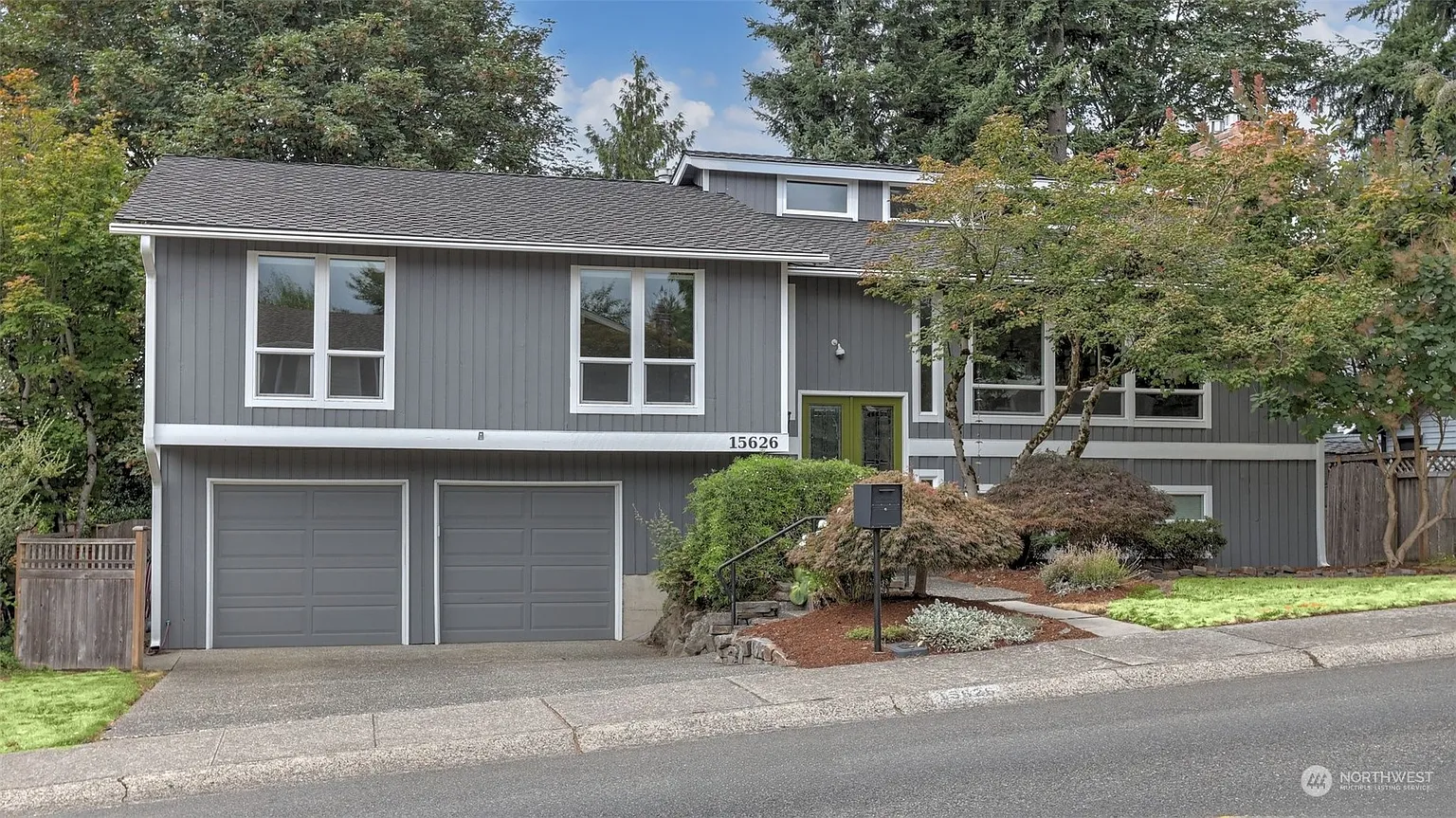 15626 SE Fairwood Boulevard photo 1