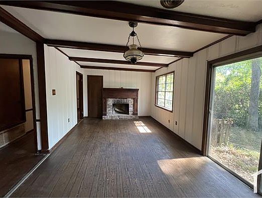 2nd image of 251 Catalina Cir
