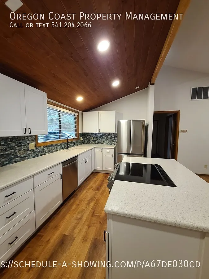 Main Level 3bed/2bath home in Little Whale Cove — Photo 4