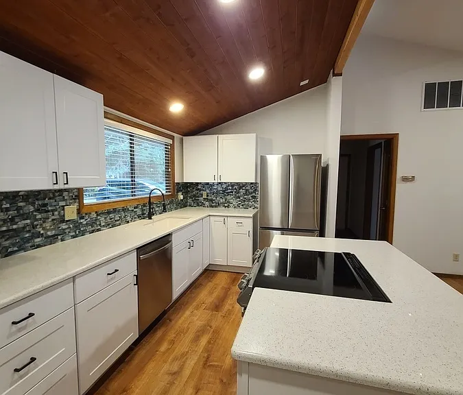 175 SW The Pines Dr — Photo 4