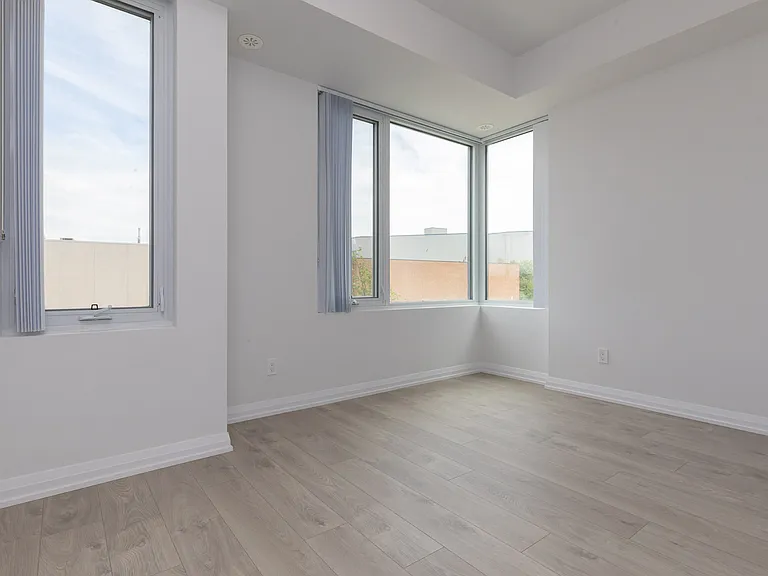 7895 Jane St #Townhouse B-7 — Photo 15