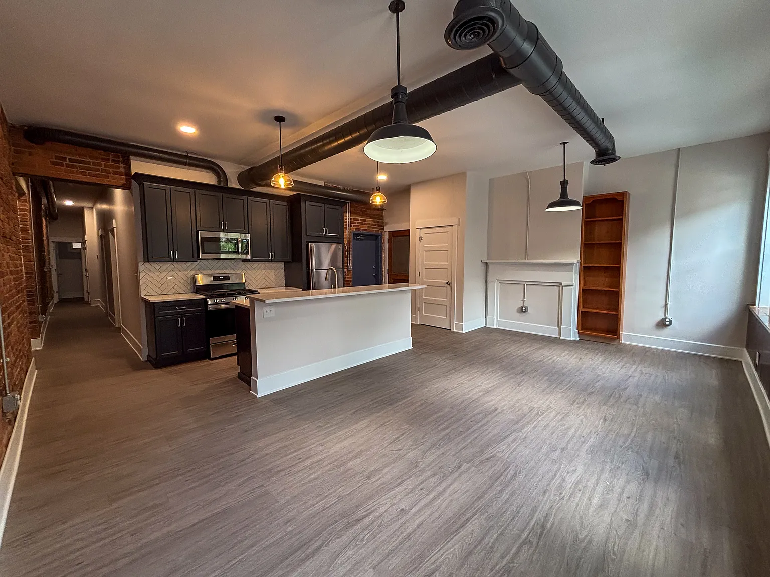2 bed, 1150 sqft, $2,250 — Photo 3