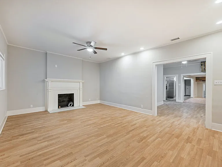 2511 San Gabriel St — Photo 5