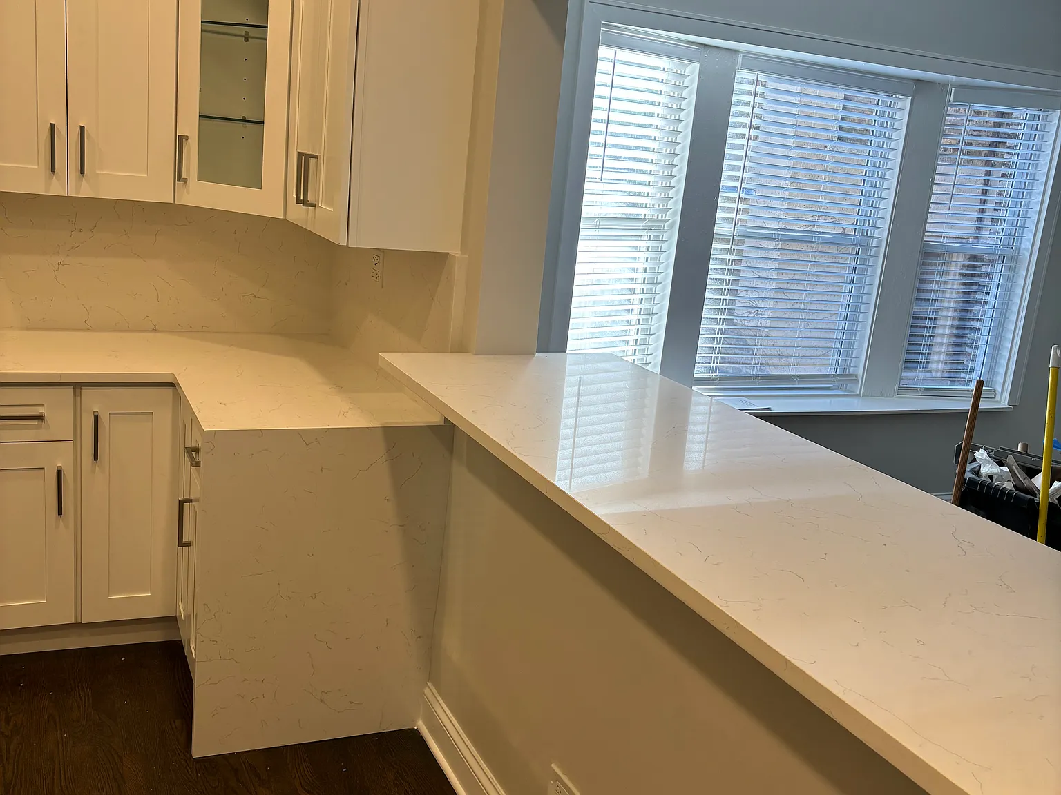 5730 N Winthrop Ave — Photo 3