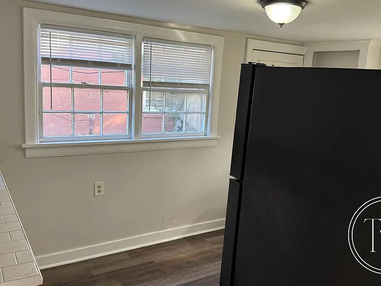 3706 Montgomery St — Photo 8