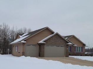 13923 Autumn Ridge Dr, Valders, WI 54245