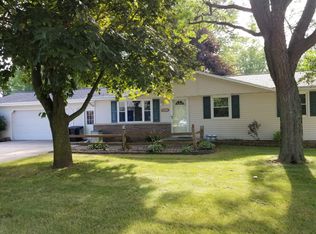 1326 Rockwell Rd, Green Bay, WI 54313