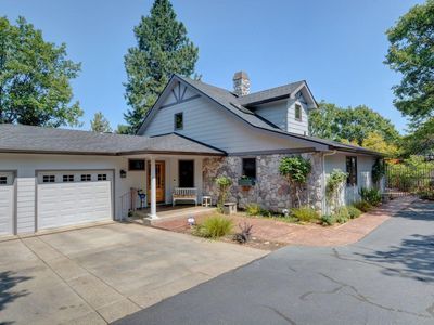 545 Coachman Dr, Jacksonville, OR, 97530