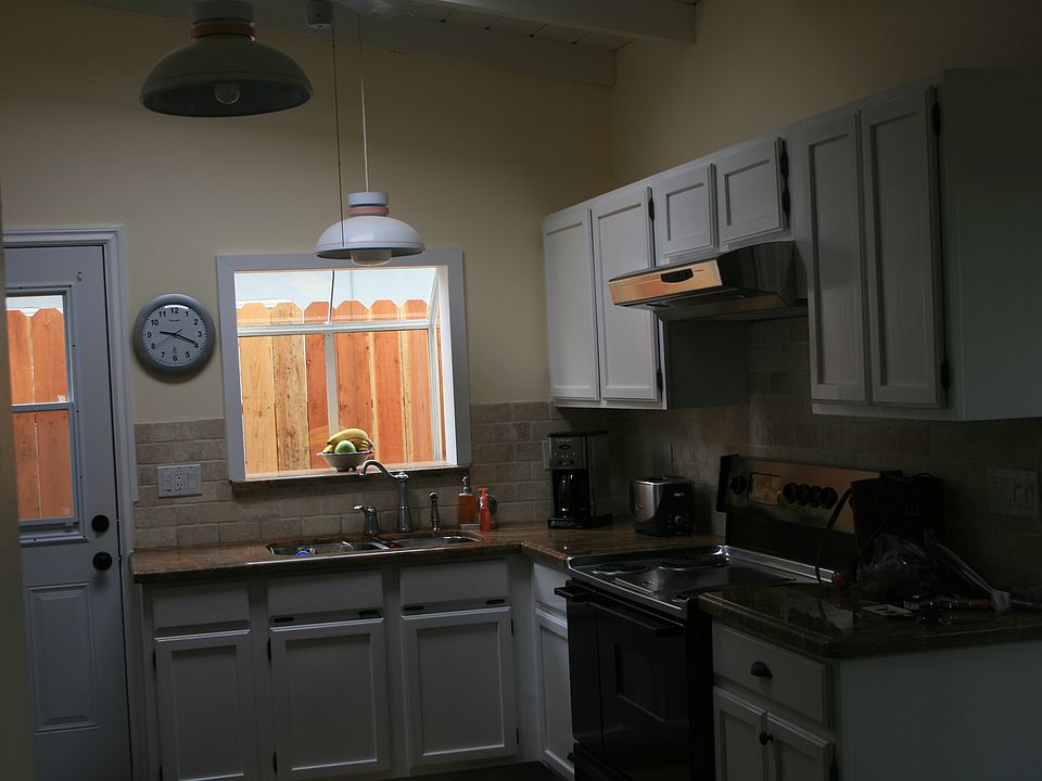 1st image of 328 Santa Monica Dr