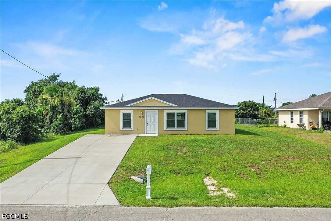 3 bed, 2.0 bath, 1120 sqft, $2,100 — Photo 4
