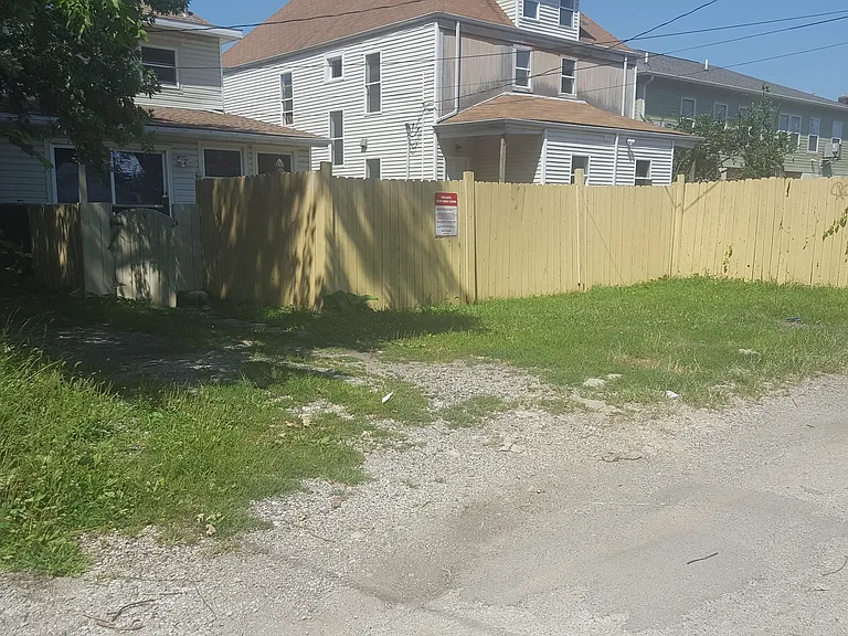 425 E 16th Ave — Photo 5
