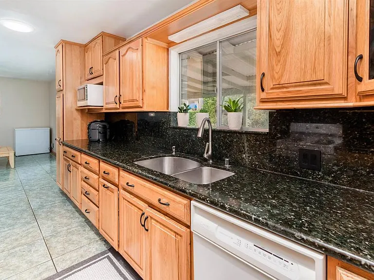1400 Borden Rd — Photo 4