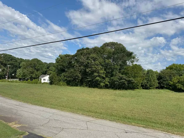 130 White Oak Dr, Greer, SC 29651