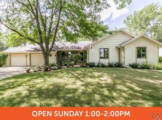 509 E Plum Creek Rd, Sioux Falls, SD 57105