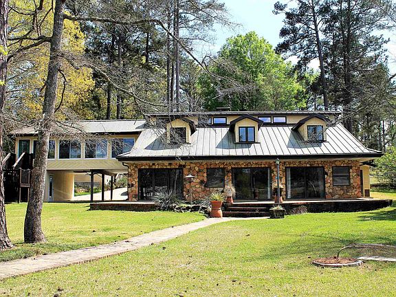 2nd image of 497 Circle H Woods Rd