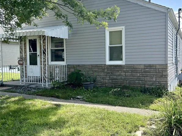 311 N 3rd St, De Soto, MO 63020