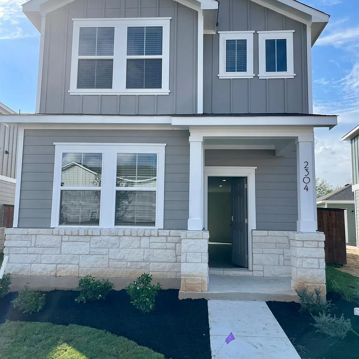 4 bed, 3.0 bath, 1736 sqft, $2,400 — Photo 1