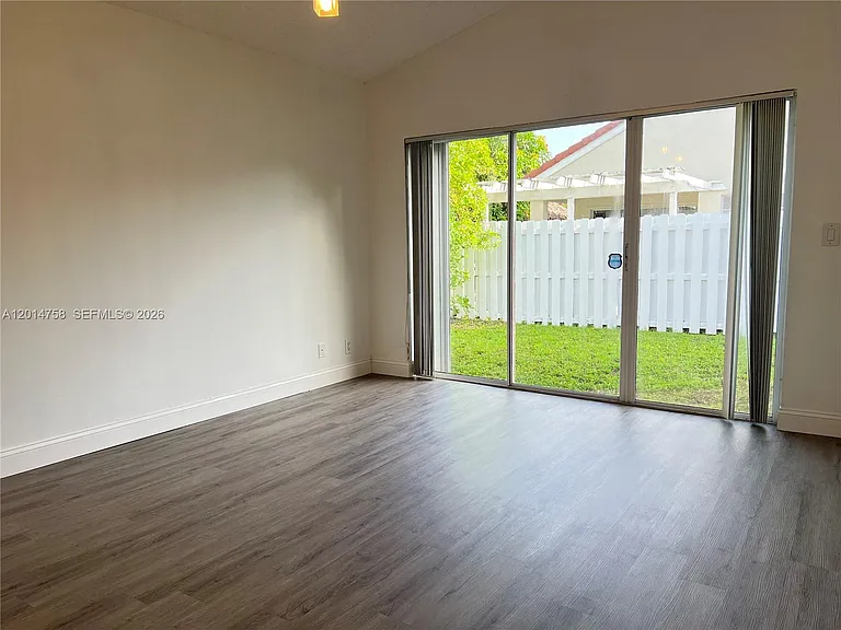 465 Somerset Way — Photo 24