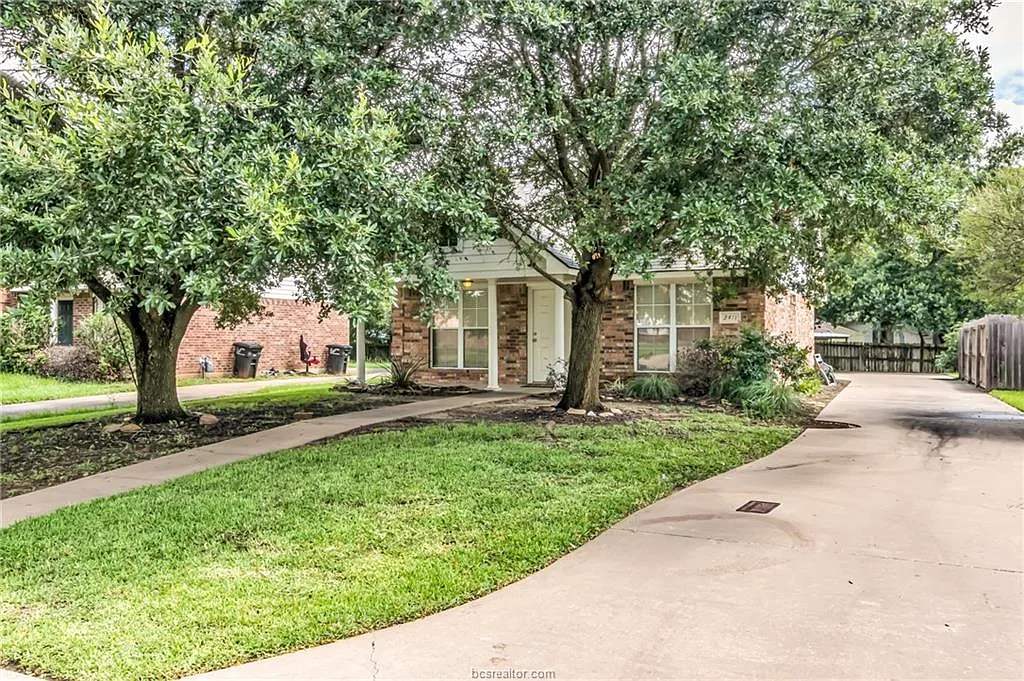 3 bed, 1288 sqft, $1,600 — Photo 1