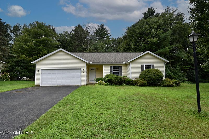2nd image of 40 Larkspur Drive