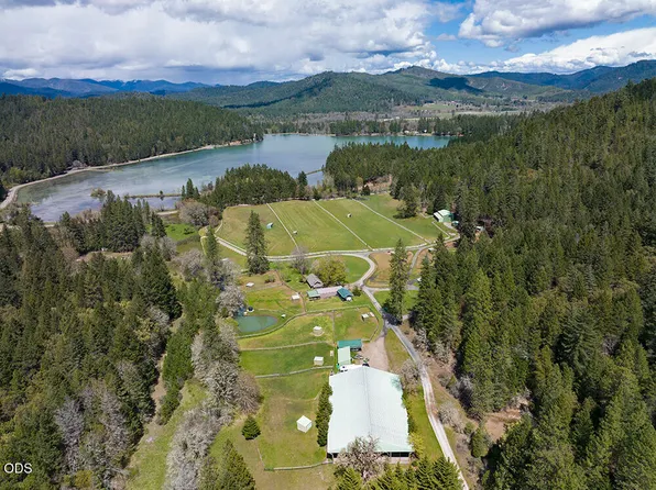 910 Reeves Creek Rd, Selma, OR 97538