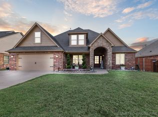 12108 S Glen Ct, Jenks, OK 74037