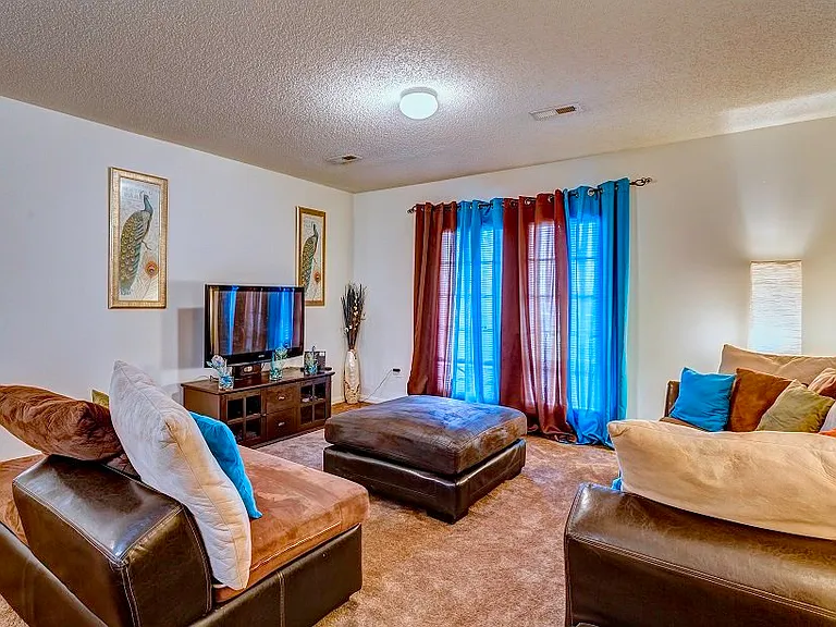 Miller Town Apartments — Photo 3
