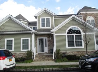 73 Pilot Ln, Staten Island, NY 10309