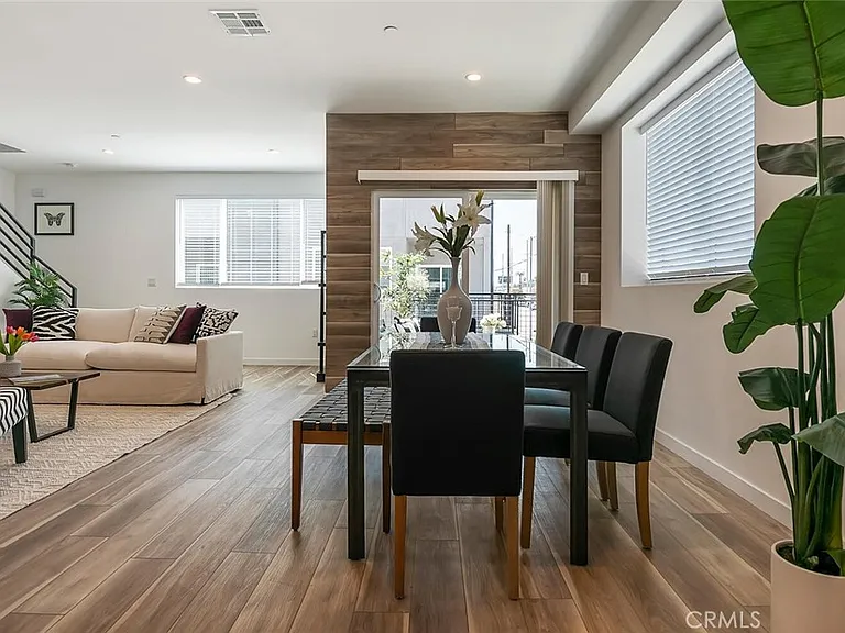 13538 Vanowen St #4 — Photo 14