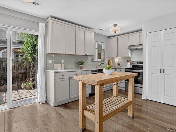 4th image of 8116 Gray Court #483
