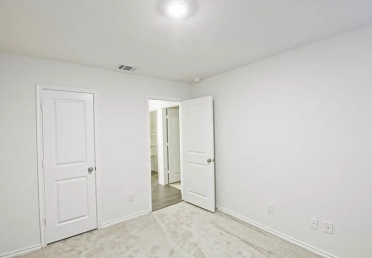 1111 Emerald Gate Dr — Photo 9