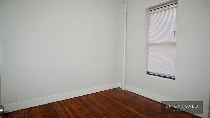 Rented by BRICK & GALO REALTY CORP | media 7