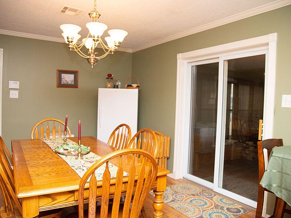3rd image of 209 Oak Knoll Dr