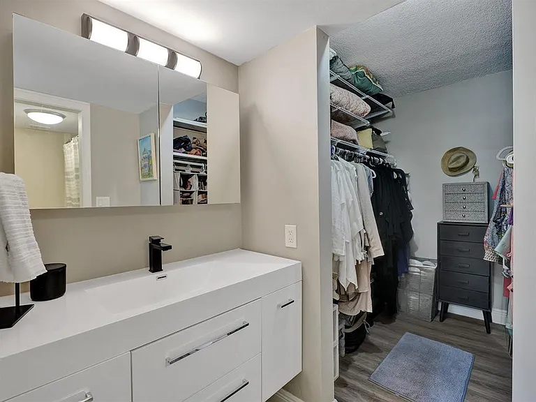 1301 River Reach Dr #201 — Photo 11