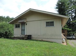 109 Forest Lake Ln, West Jefferson, NC 28694