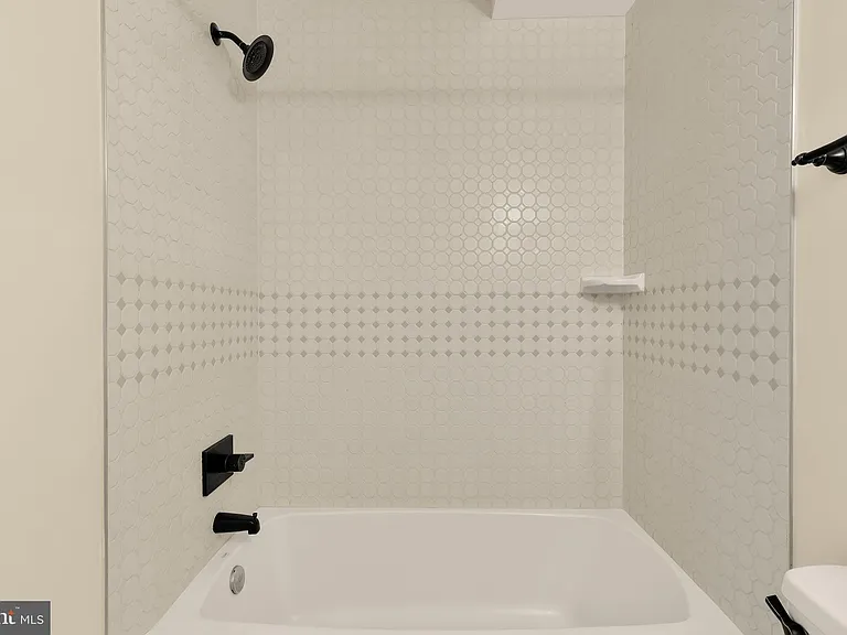 1609 Levis St NE — Photo 13