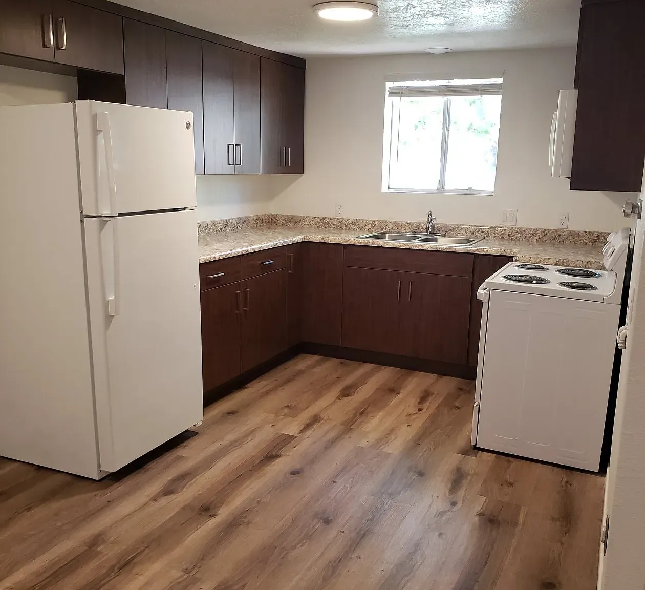 E034 - 30 N. 200 E. Unit A — Photo 3