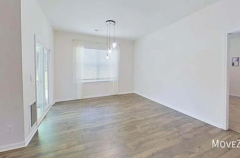 1131 Staghorn Ave — Photo 12
