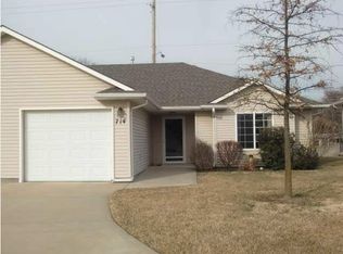 714 Autumn Ridge Ct, Andover, KS 67002