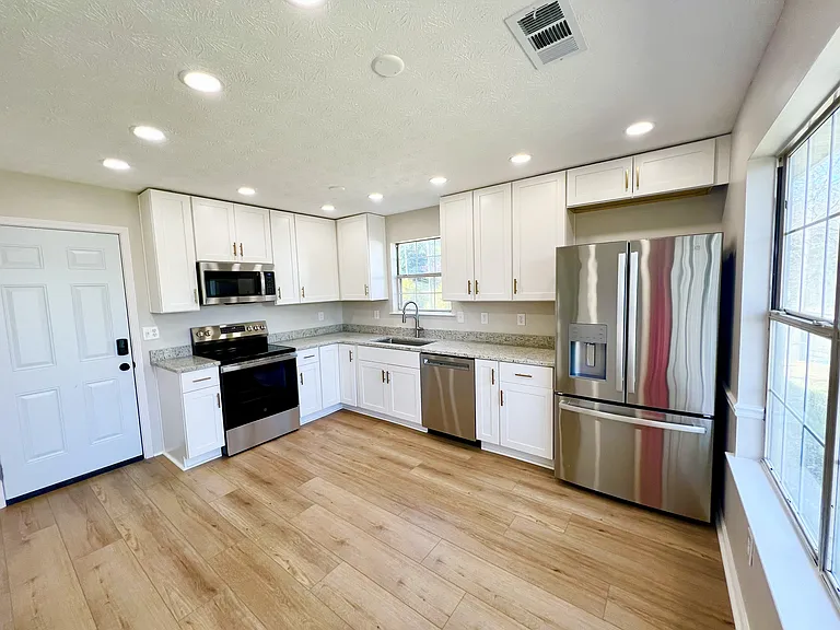 39 Brenda Ellen Dr — Photo 3