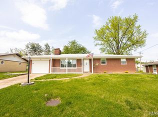 25 Blackburn Dr, Swansea, IL
