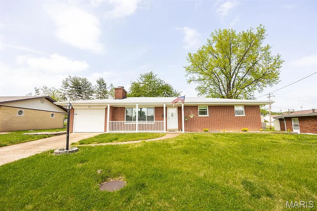 25 Blackburn Dr photo 1