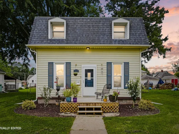 409 9th St, De Witt, IA 52742