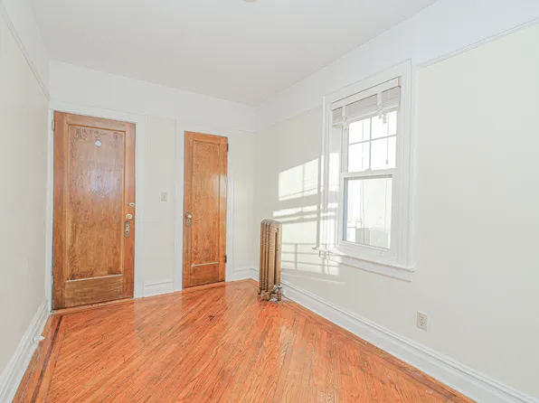 1042 70th Street image 19 of 34